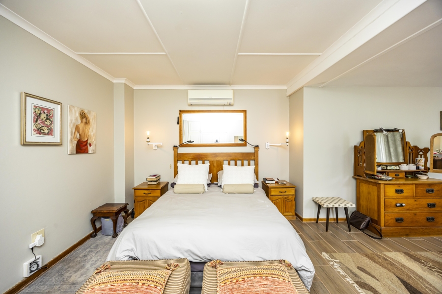 4 Bedroom Property for Sale in Bonza Bay Eastern Cape